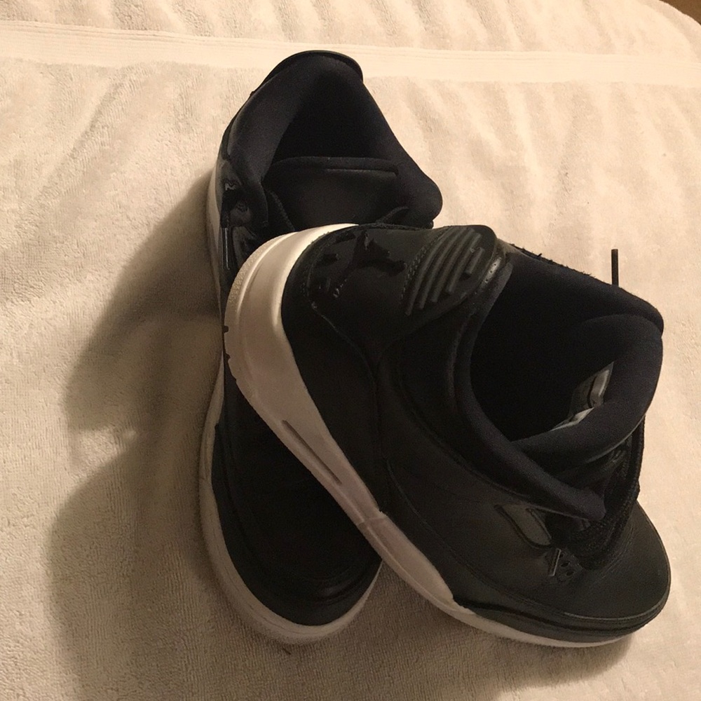 AUTHENTIC JORDAN RETRO 3 Cyber Monday